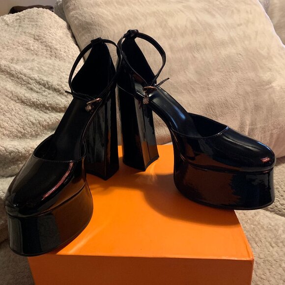 Black Patent Leather Platform Shoes - Picture 3 of 4